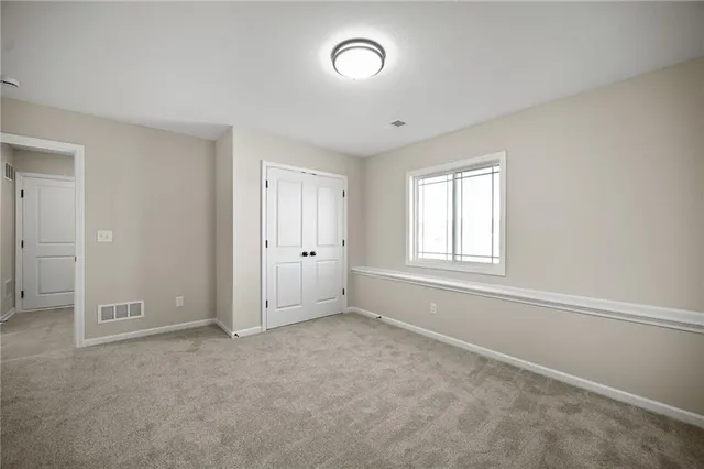 $399,900 | 11207 East 207th Street, Peculiar, MO 64078