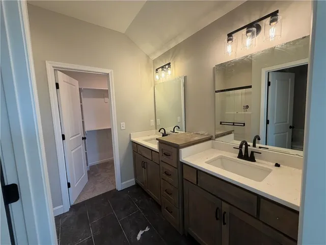 $399,900 | 11207 East 207th Street, Peculiar, MO 64078