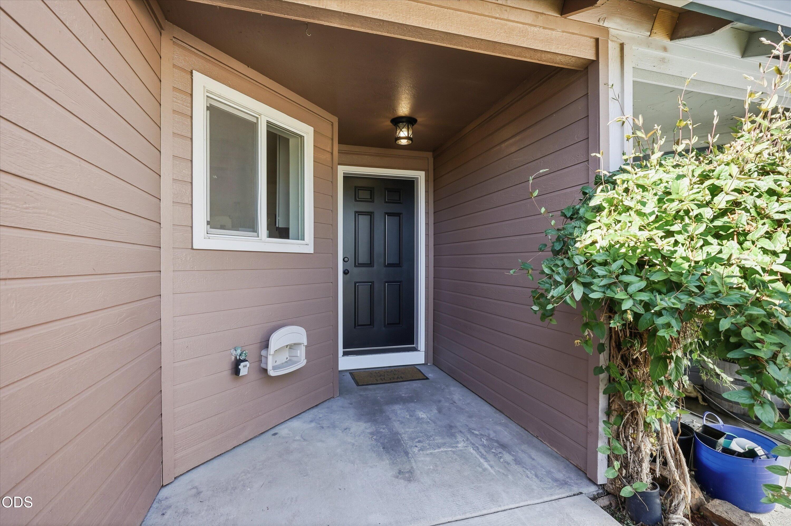 426 Crystal Drive Eagle Point, OR 97524 - Photo 3 of 30