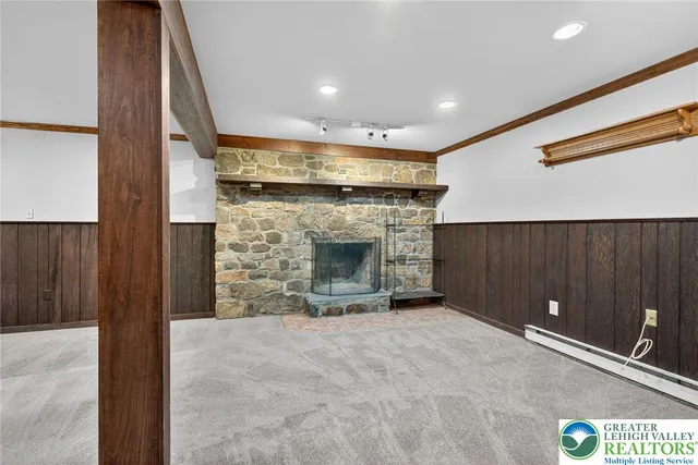 a view of livingroom with an empty space