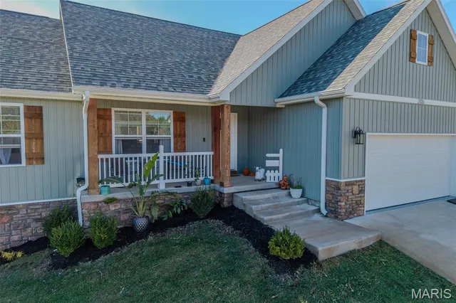 $374,900 | 205 Majestic, Waynesville, MO 65583