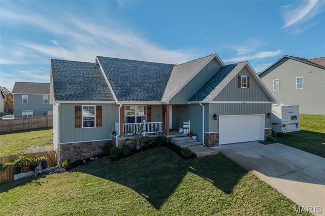 $374,900 | 205 Majestic, Waynesville, MO 65583