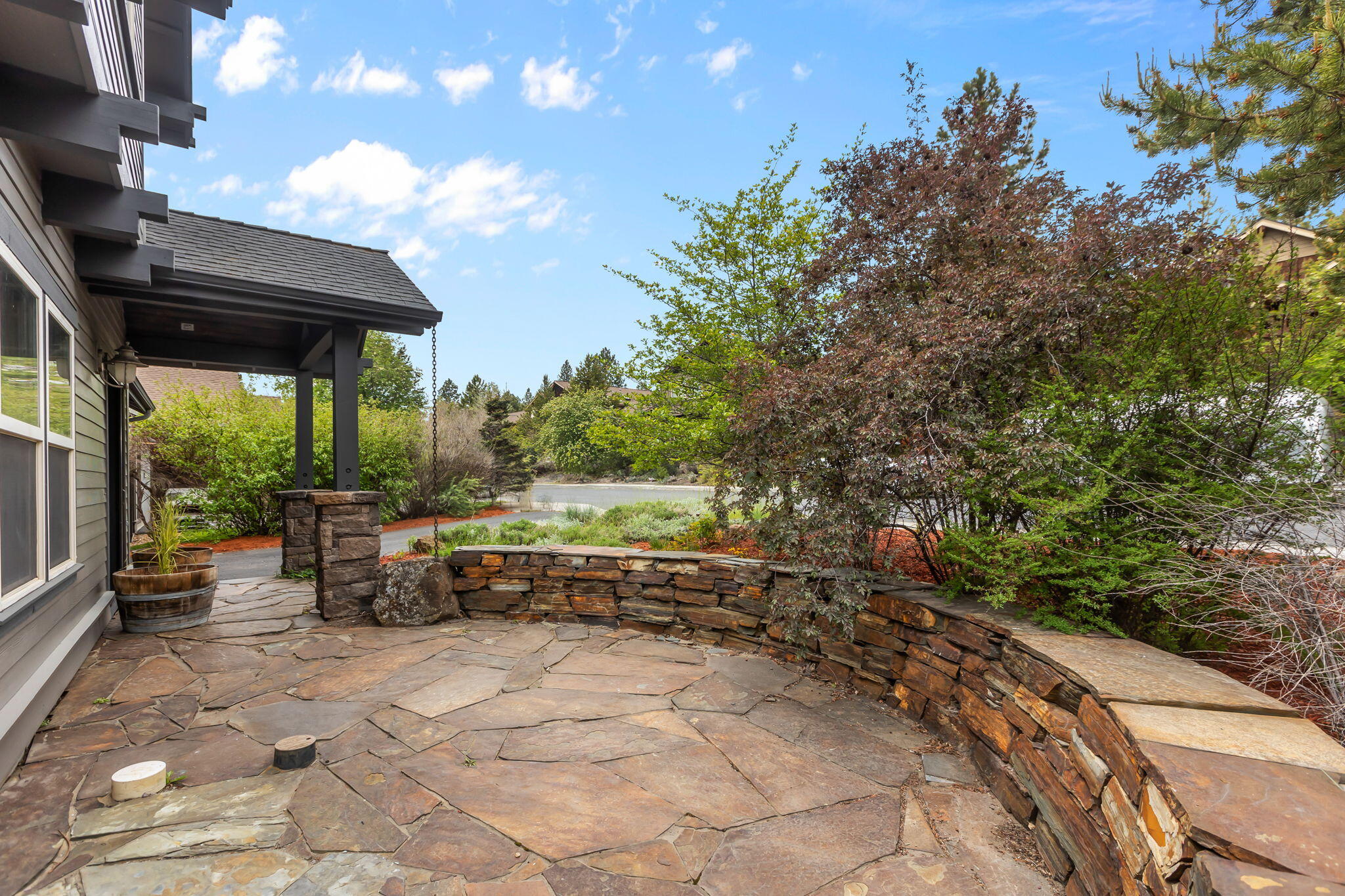 61438 Linton Loop Bend, OR 97702 - Photo 4 of 77 Gallery Image 4