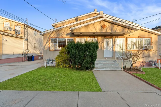 $1,079,000 | 140-27 Coombs Street | St. Albans