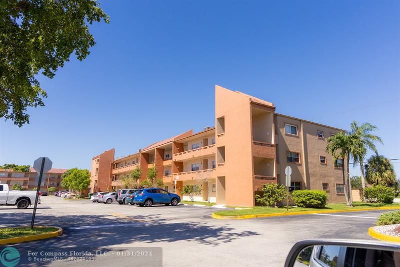 8842 West McNab Rd Unit 302