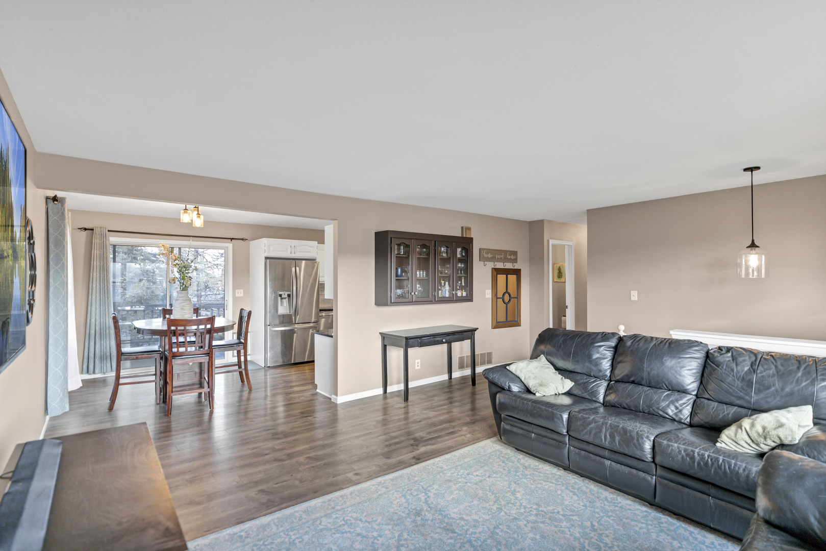 103 Fir Street Lake In The Hills, IL 60156 - Photo 4 of 31