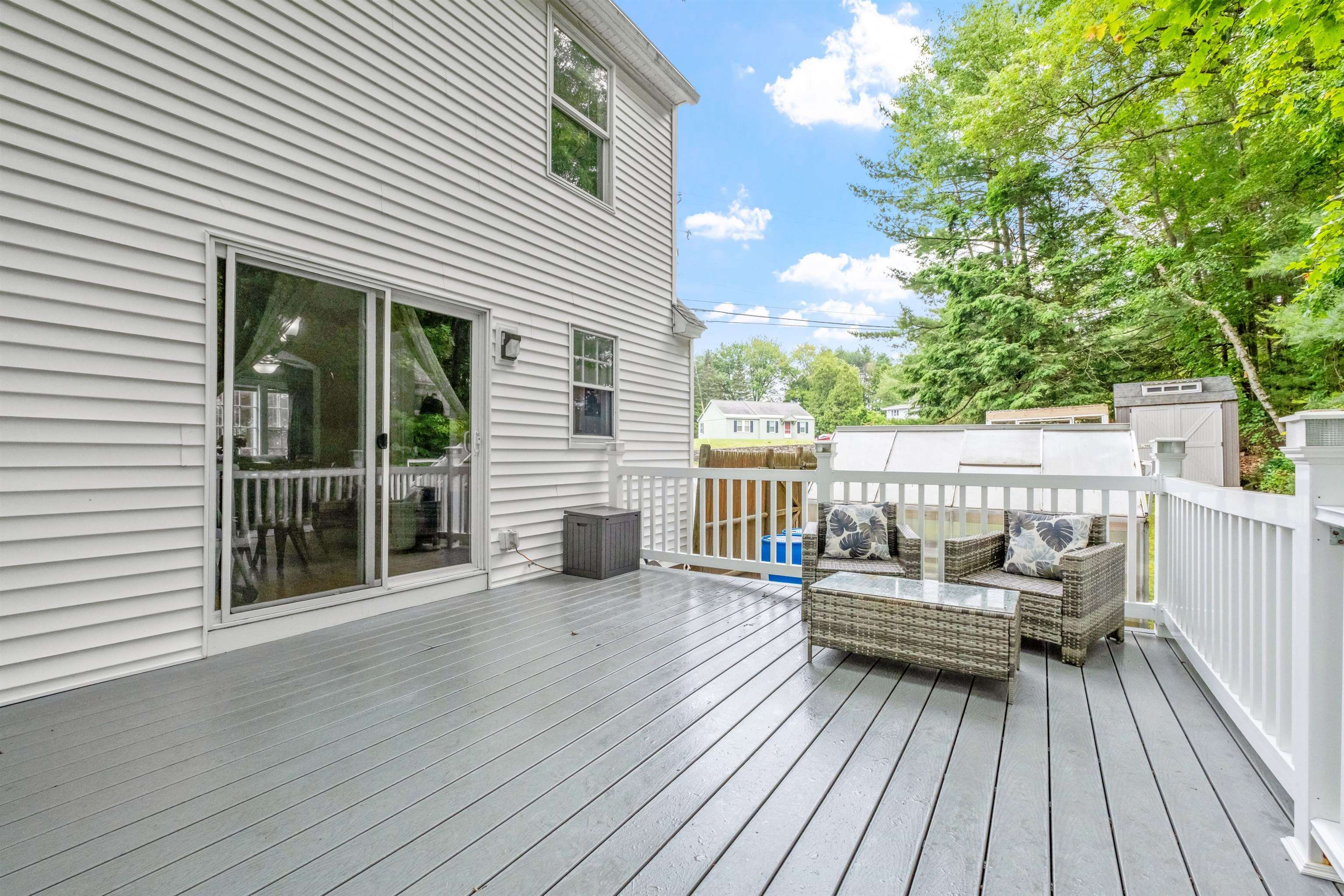 48 Mammoth Road Hooksett, NH 03106 - Photo 3 of 49