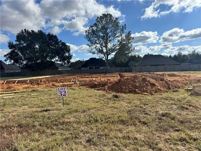 $405,900 | 4034 Cedar Bluff Drive, Woodworth, LA 71485