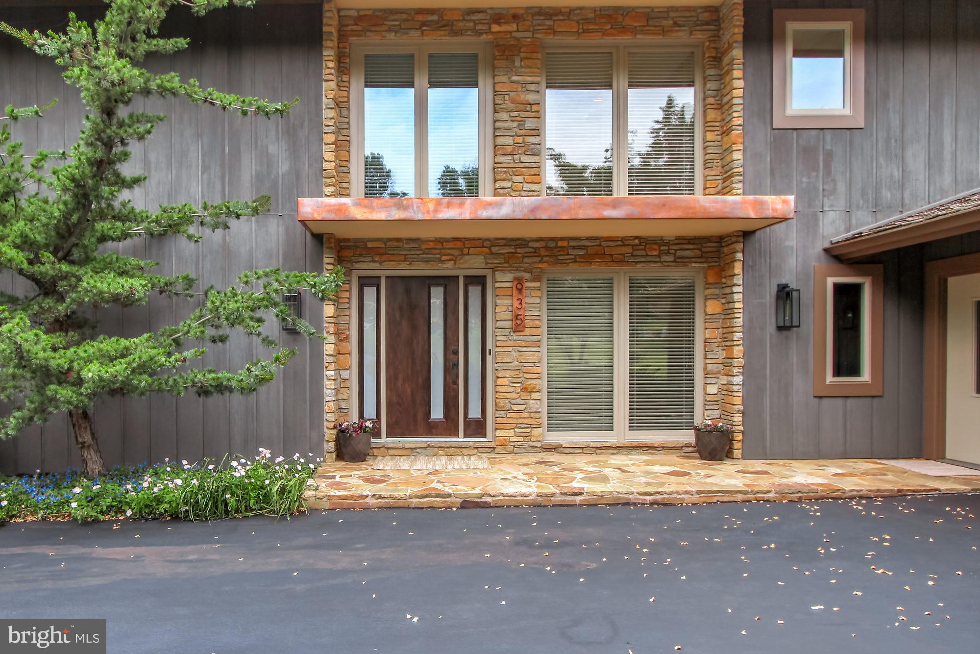 935 Upland Road York, PA 17403 - Photo 2 of 50 Gallery Image 2