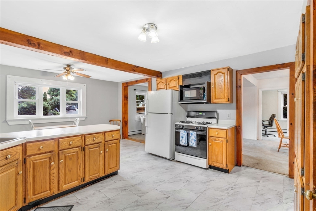 176 Topsfield Road Wenham, MA 01984 - Photo 4 of 36 Gallery Image 4