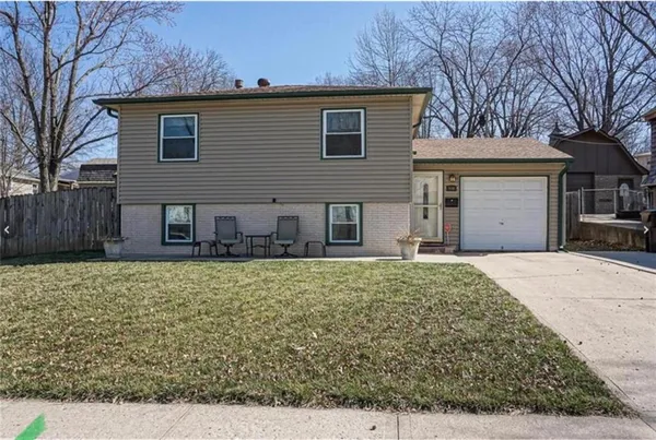 $225,000 | 819 North Susquehanna Ridge, Independence, MO 64056