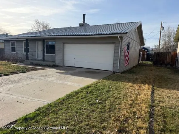 $1,800 | 1848 Woodland Avenue, Craig, CO 81625