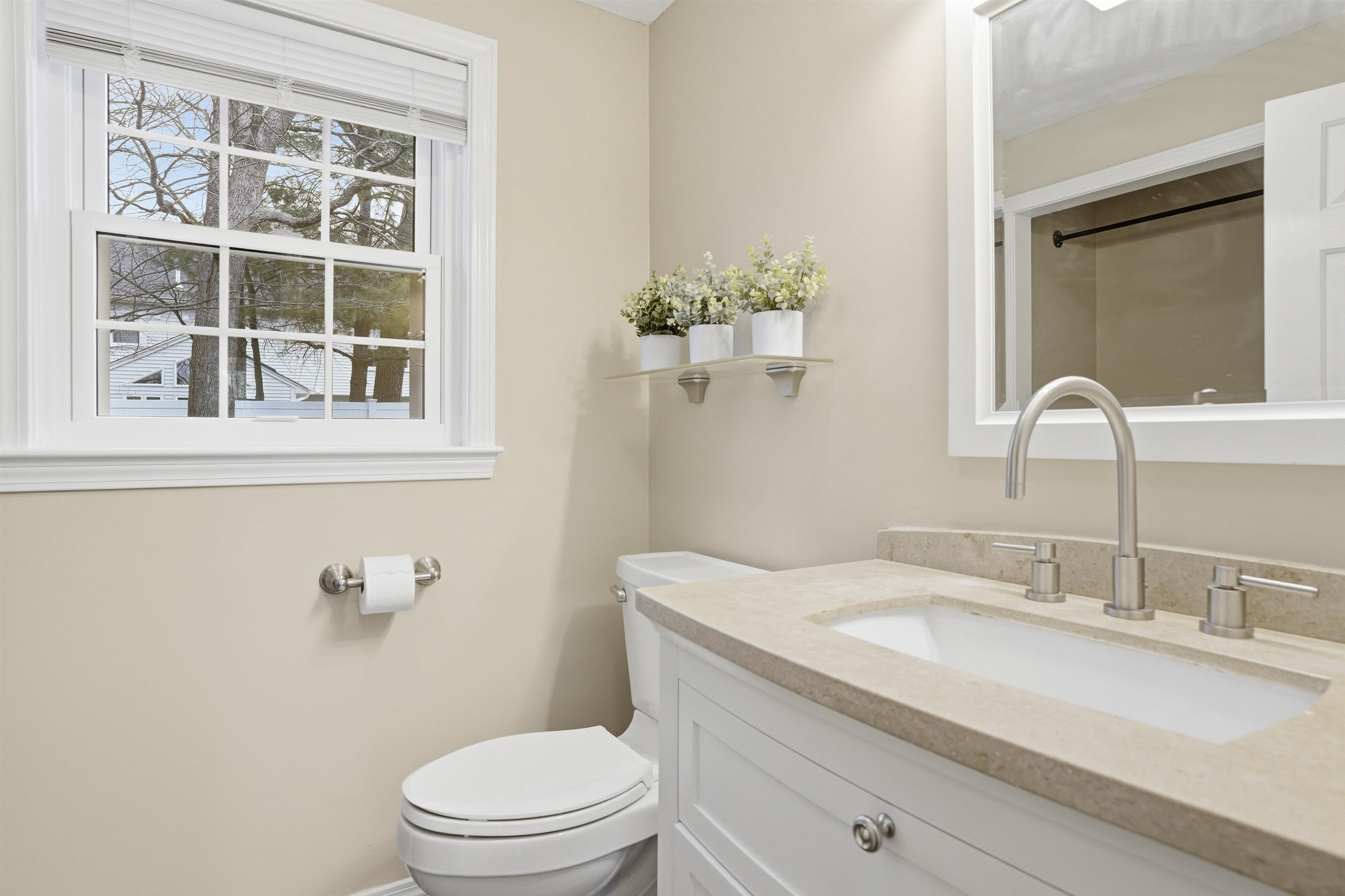 62 Shepherd Road Manchester, NH 03104 - Photo 17 of 36 Gallery Image 17