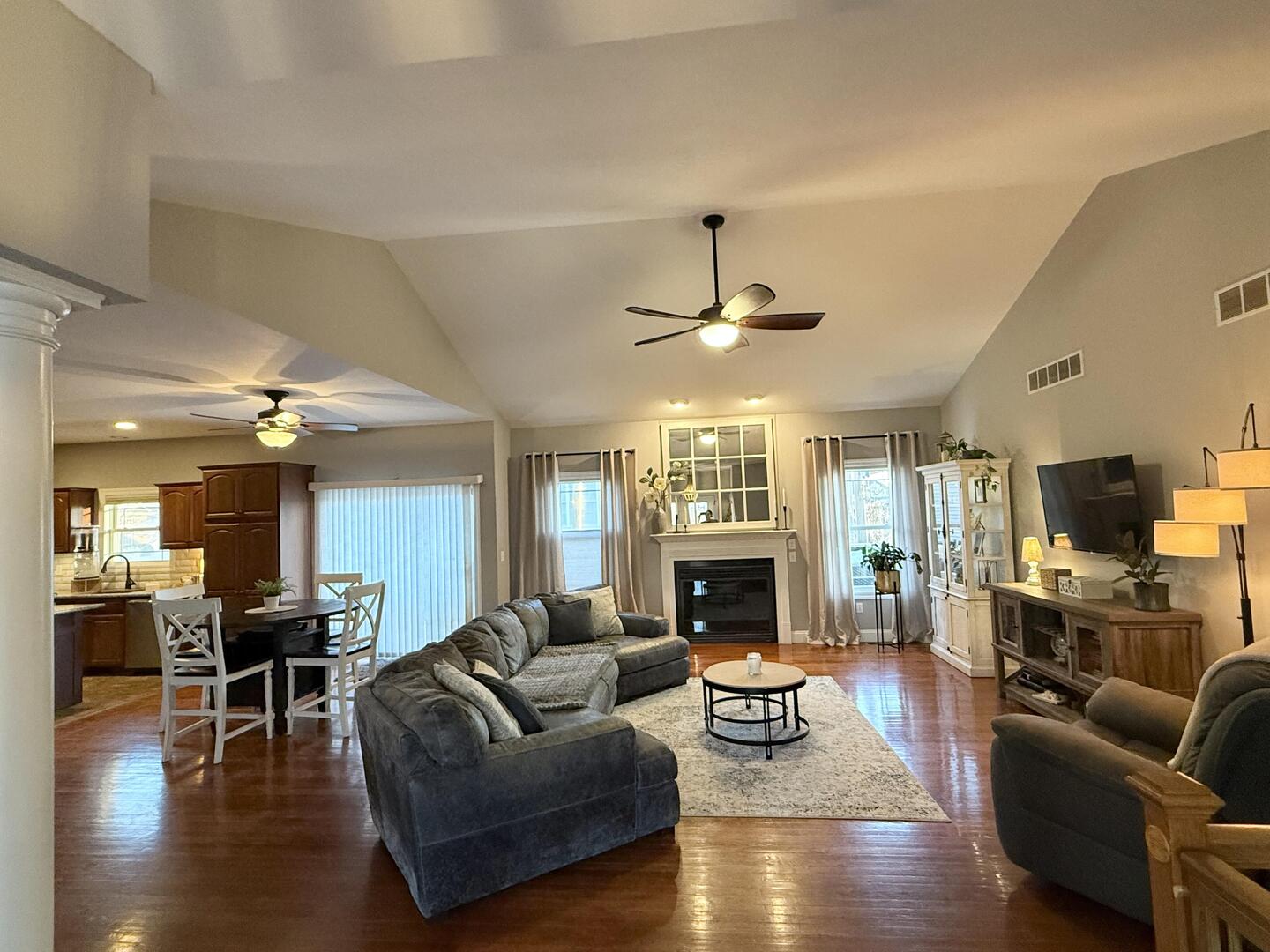 4800 Longfellow Drive Springfield, IL 62711 - Photo 2 of 39