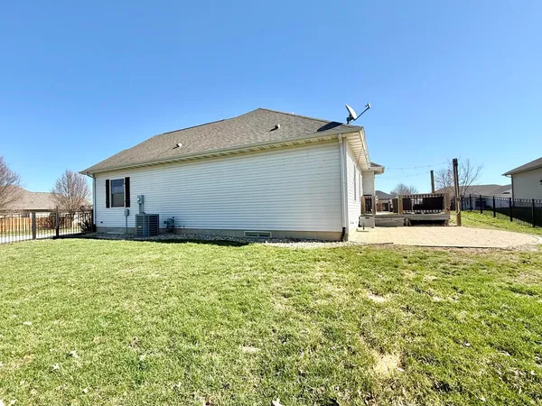 $445,500 | 4800 Longfellow Drive, Springfield, IL 62711