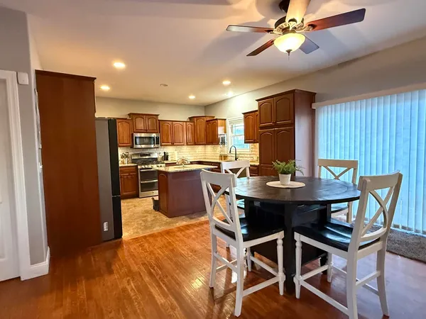 $445,500 | 4800 Longfellow Drive, Springfield, IL 62711