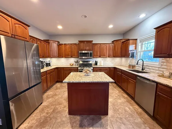 $445,500 | 4800 Longfellow Drive, Springfield, IL 62711