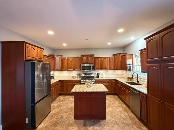 $445,500 | 4800 Longfellow Drive, Springfield, IL 62711