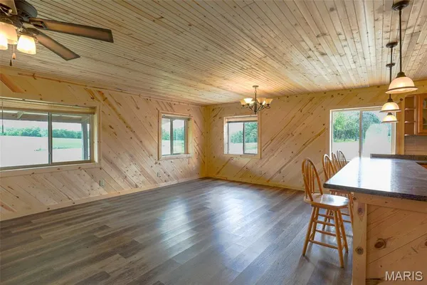 $338,500 | 17771 Annapolis Drive, Glenallen, MO 63751