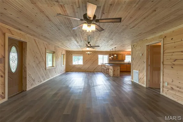 $338,500 | 17771 Annapolis Drive, Glenallen, MO 63751