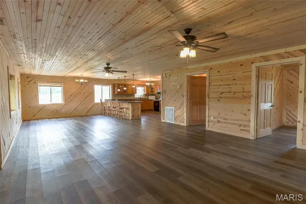 $338,500 | 17771 Annapolis Drive, Glenallen, MO 63751