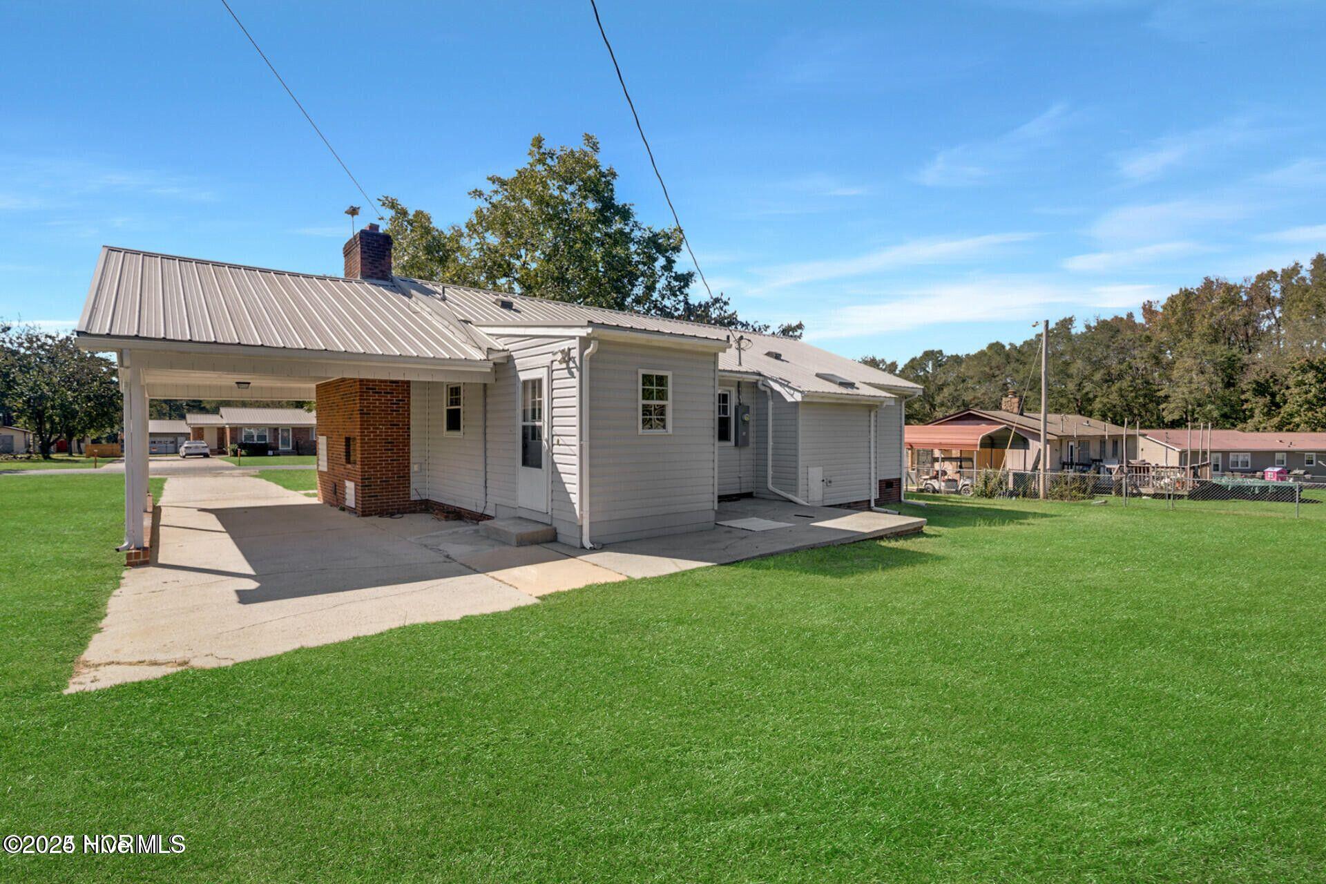 114 Trent Street Rockingham, NC 28379 - Photo 6 of 35 20241023144736814117000000-o