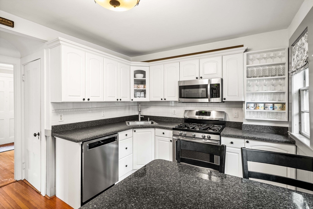8 Clifton Road Milton, MA 02186 - Photo 14 of 40