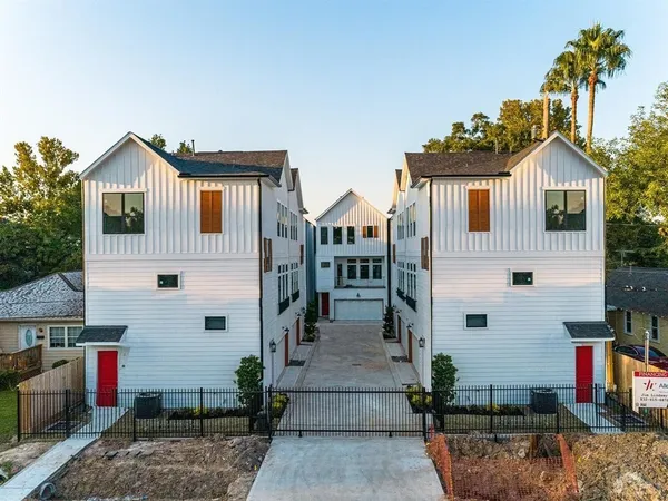 $2,800 | 902 Martin Street, Unit A, Houston, TX 77018