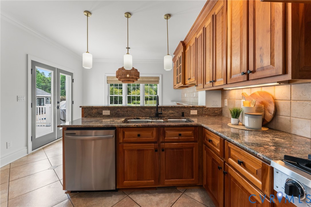 13446 Bradley Bridge Road Chester, VA 23831 - Photo 23 of 98