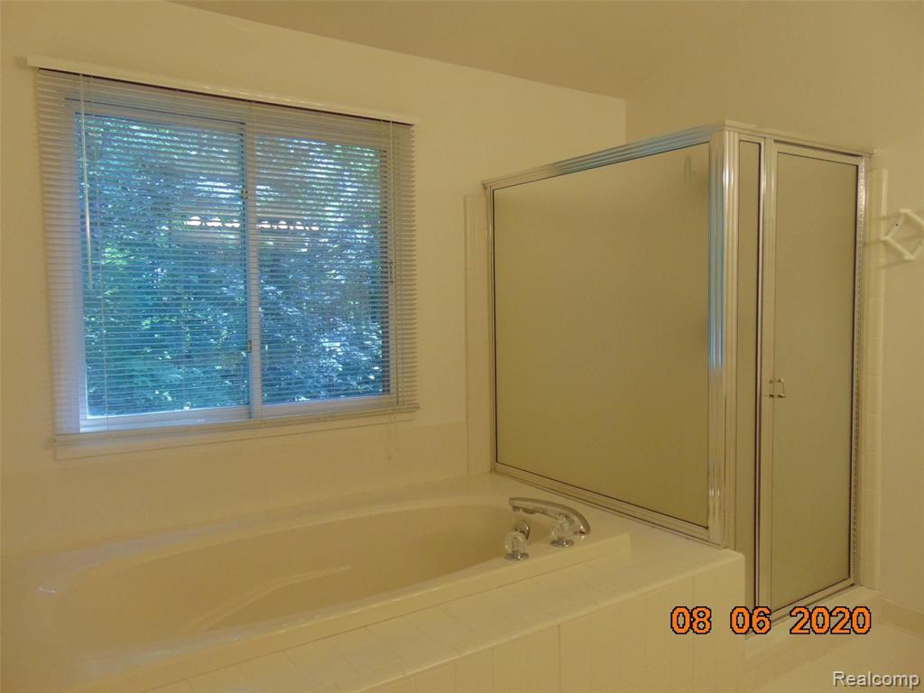 709 Lake Ridge Road Rochester Hills, MI 48307 - Photo 18 of 20