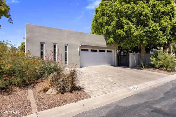 $815,000 | 216 West Winged Foot Road, Phoenix, AZ 85023