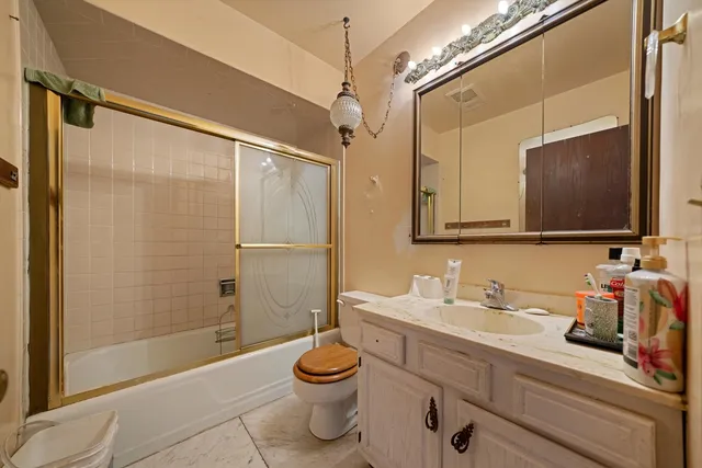 $180,000 | 591 Burnham Avenue, Calumet City, IL 60409