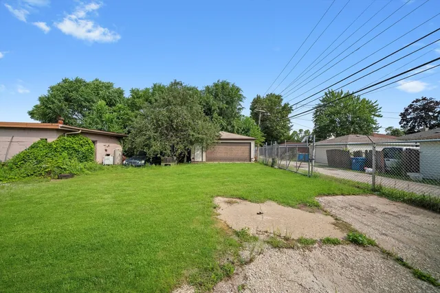 $180,000 | 591 Burnham Avenue, Calumet City, IL 60409