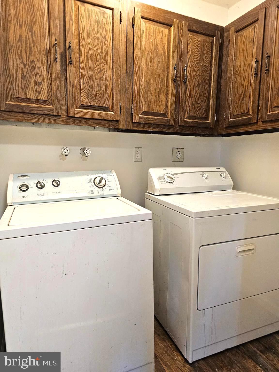 531 Pershing Avenue Darby, PA 19023 - Photo 12 of 33 a utility room with dryer and washer