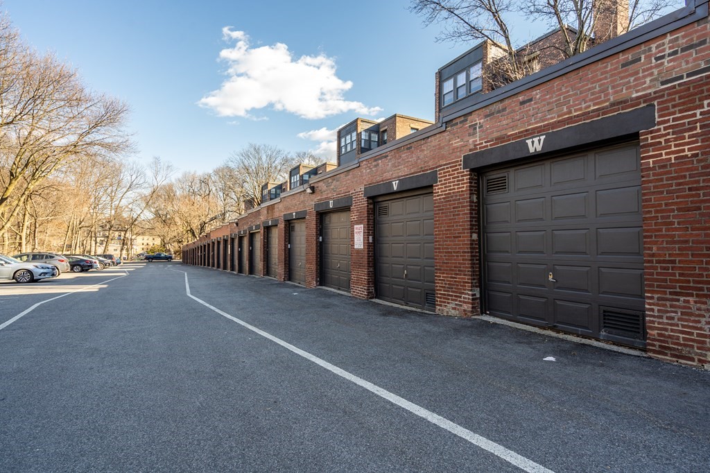 135 Freeman Street, Unit 1A Brookline, MA 02446 - Photo 17 of 22 a view of a street