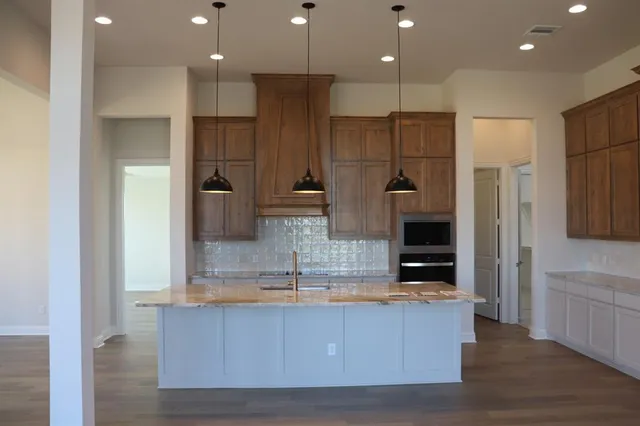 $514,900 | 1328 Tahonta Drive, Hewitt, TX 76643