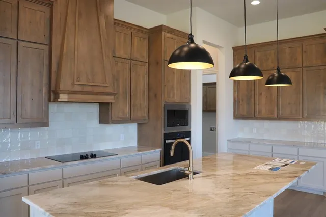 $514,900 | 1328 Tahonta Drive, Hewitt, TX 76643