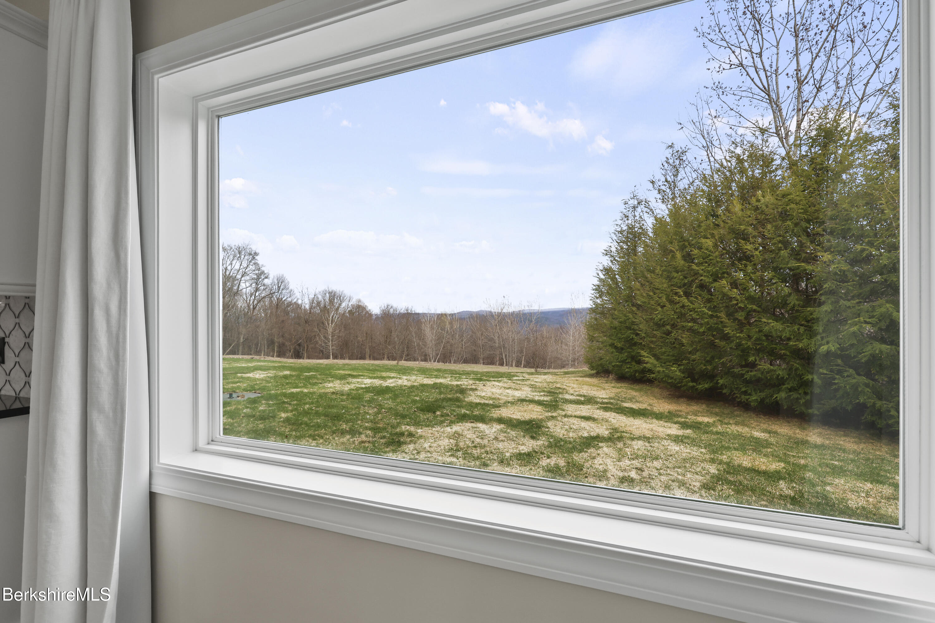 18 High Crest Road Lenox, MA 01240 - Photo 13 of 56 65 Dining Room View