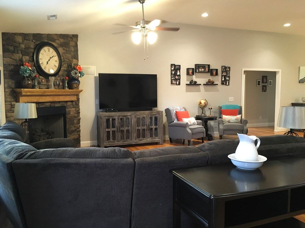 1626 Love Springs Road Gaffney, SC 29341 - Photo 4 of 19