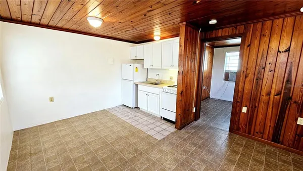 $975 | 19 North Mango Street, Unit B, Englewood, FL 34223