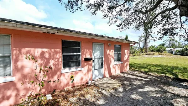 $975 | 19 North Mango Street, Unit B, Englewood, FL 34223