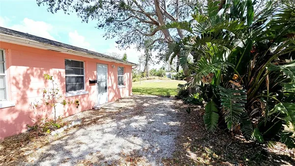$975 | 19 North Mango Street, Unit B, Englewood, FL 34223