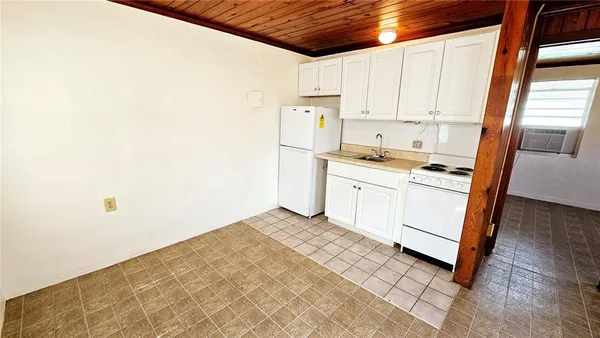 $975 | 19 North Mango Street, Unit B, Englewood, FL 34223
