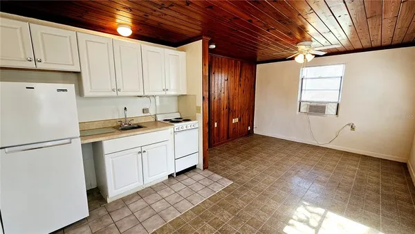 $975 | 19 North Mango Street, Unit B, Englewood, FL 34223
