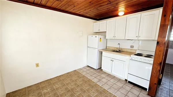 $975 | 19 North Mango Street, Unit B, Englewood, FL 34223