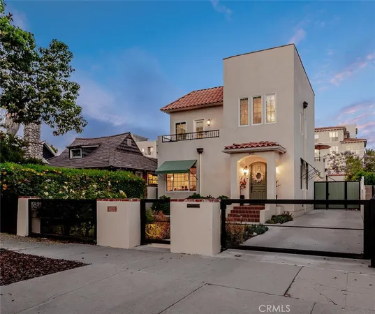 $1,795,000 | 4022 Willowcrest Avenue, Studio City, CA 91604