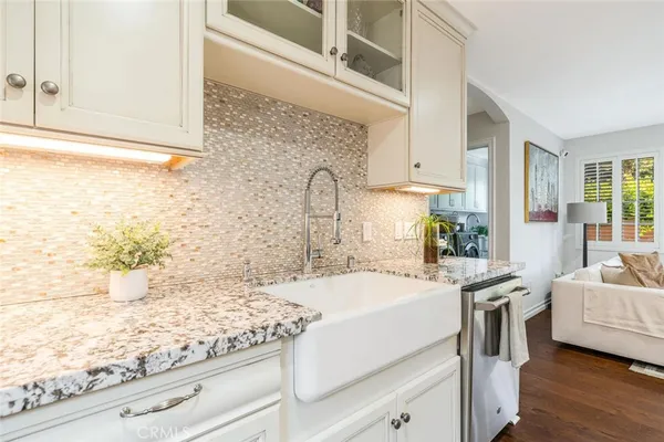 $1,795,000 | 4022 Willowcrest Avenue, Studio City, CA 91604