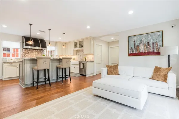 $1,795,000 | 4022 Willowcrest Avenue, Studio City, CA 91604