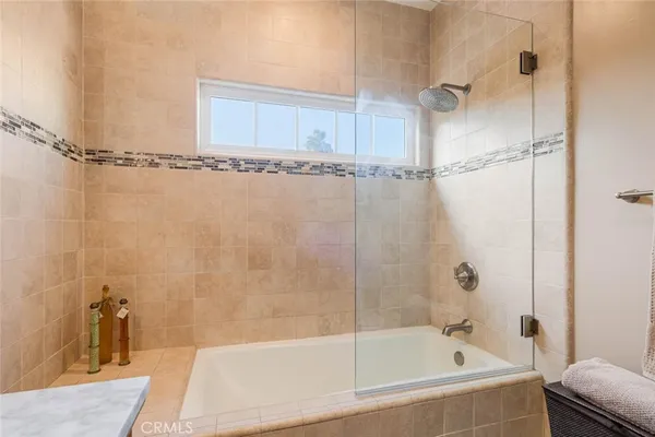 $1,795,000 | 4022 Willowcrest Avenue, Studio City, CA 91604