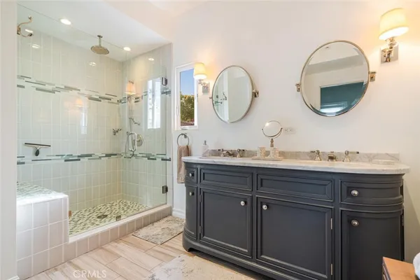 $1,795,000 | 4022 Willowcrest Avenue, Studio City, CA 91604